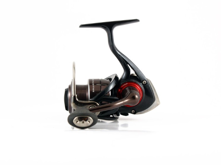 Катушка безынерционная Daiwa Ballistic 2000EX-H 10418-200RU